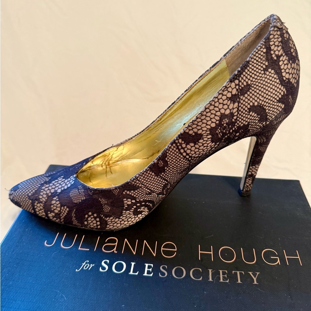 Stucco and Antique Lace Heels - Size 8